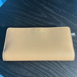 🔥NWT KATE SPADE BROWN WALLET🔥